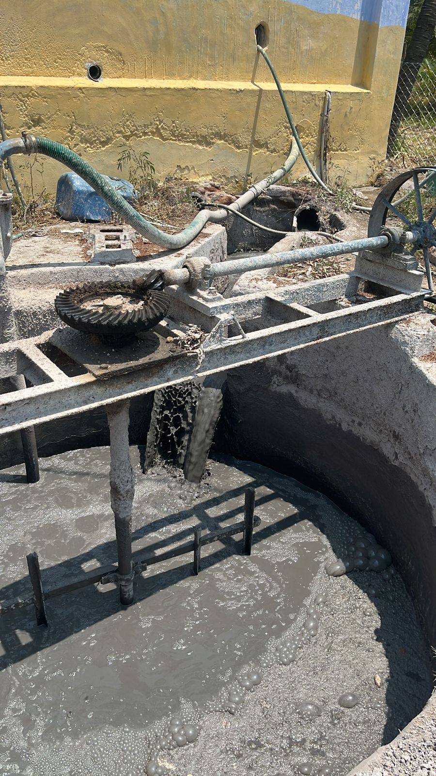 Paper pulping process in action